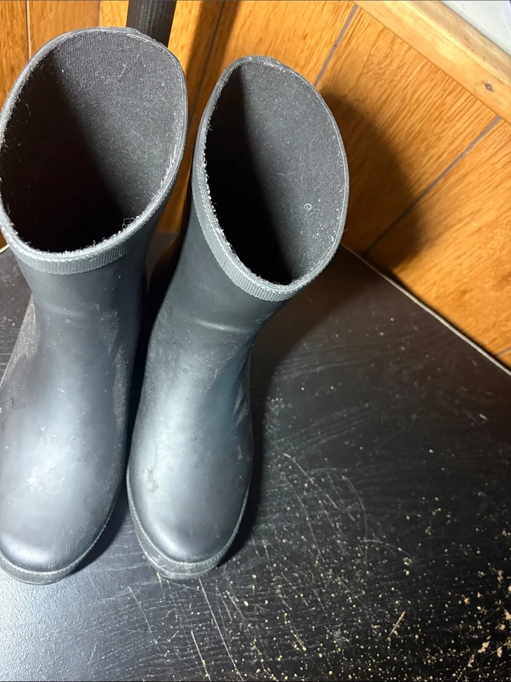 chooka Matte Black Short Rain Boots with Dual Buckles